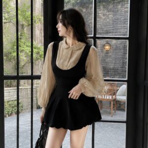 Set váy yếm nhung phối áo sơ mi cổ sen – phong cách tiểu thư sang chảnh - Hình ảnh 3