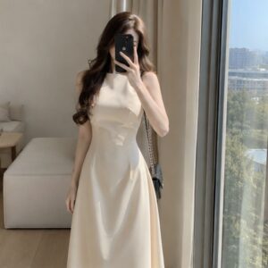 Váy cổ thuyền dáng dài xòe – chất chéo Hàn Quốc sang chảnh