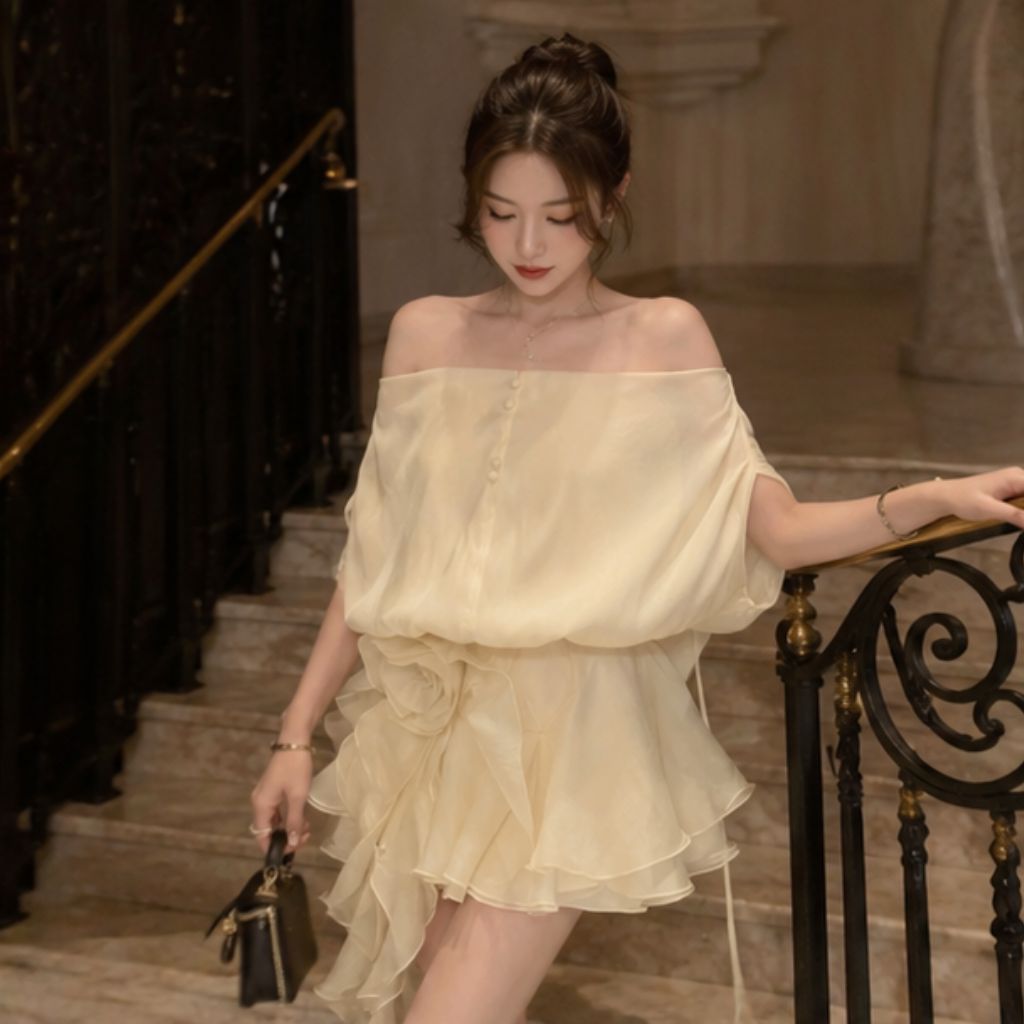 Váy trễ vai hở lưng cúc bọc đính hoa – đầm tơ 2 lớp tiểu thư siêu xinh
