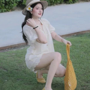 Set đồ nữ cổ V phối ren hoa – mix quần short dễ thương chuẩn style Hàn - Hình ảnh 2
