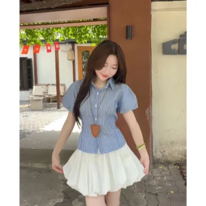 Áo sơ mi kẻ tay phồng dáng ngắn – chất thô linen trẻ trung, nữ tính - Hình ảnh 3