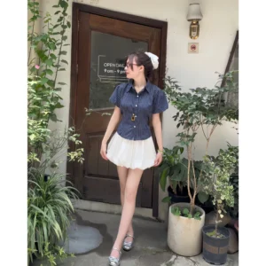 Áo sơ mi kẻ tay phồng dáng ngắn – chất thô linen trẻ trung, nữ tính - Hình ảnh 2