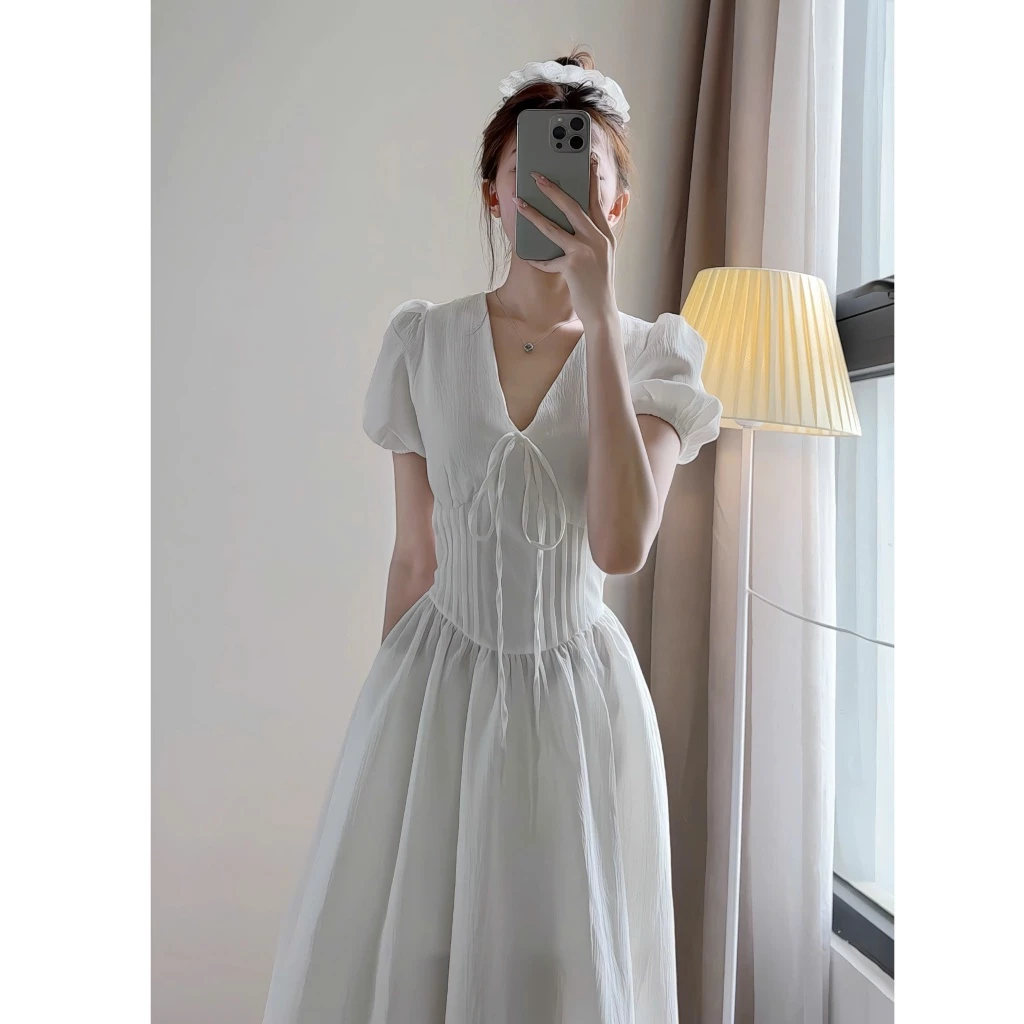 Váy cổ V dáng dài tay phồng – phong cách tiểu thư Hàn Quốc thanh lịch - Ảnh 2