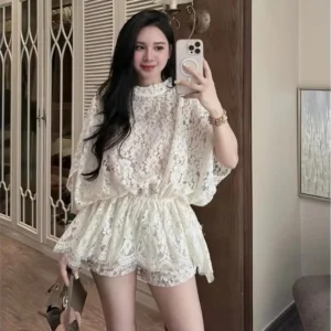 Set áo ren tay dơi phối quần đùi – dáng xòe sang chảnh tặng áo dây