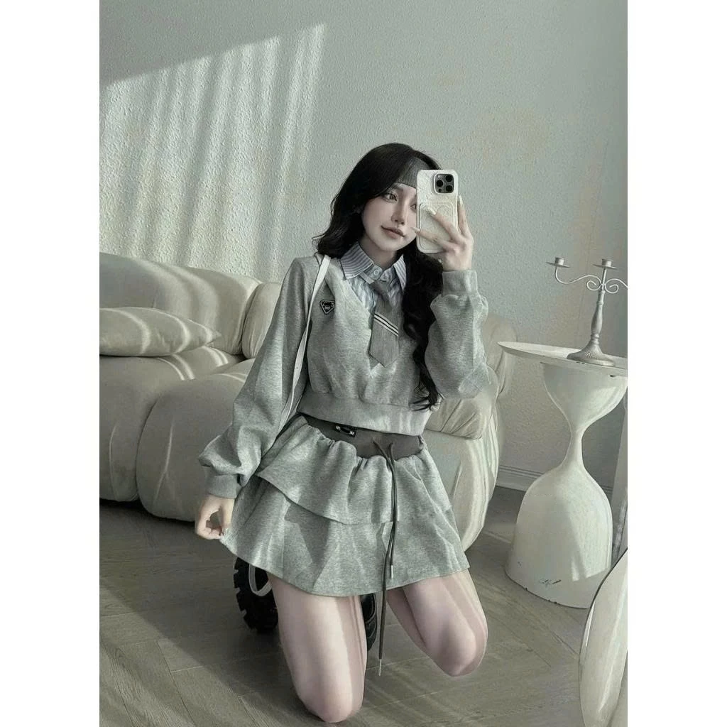 Set áo nỉ croptop dài tay mix cà vạt – phối chân váy tầng phong cách Hàn - Ảnh 2