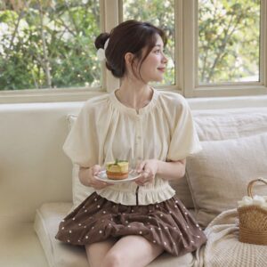 Áo sơ mi cộc tay dáng croptop tay bồng chun dưới thời trang nữ trẻ trung - Hình ảnh 2