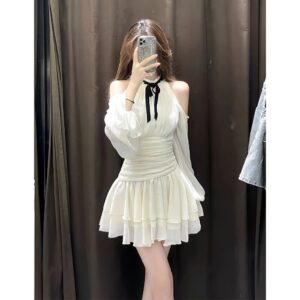 Đầm hở vai phối nơ đen chân váy xòe tầng voan 2 lớp kèm đai eo tiểu thư