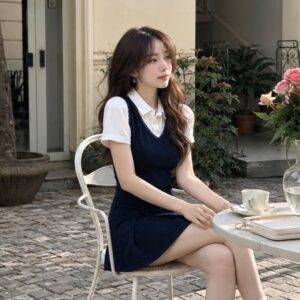 Set áo polo trắng cổ đức mix yếm viền ren xanh than 2 lớp siêu xinh