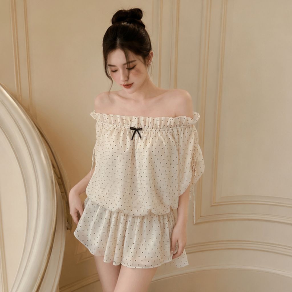 Set áo trễ vai chấm bi tay rúm 2 lớp kèm quần đùi siêu xinh