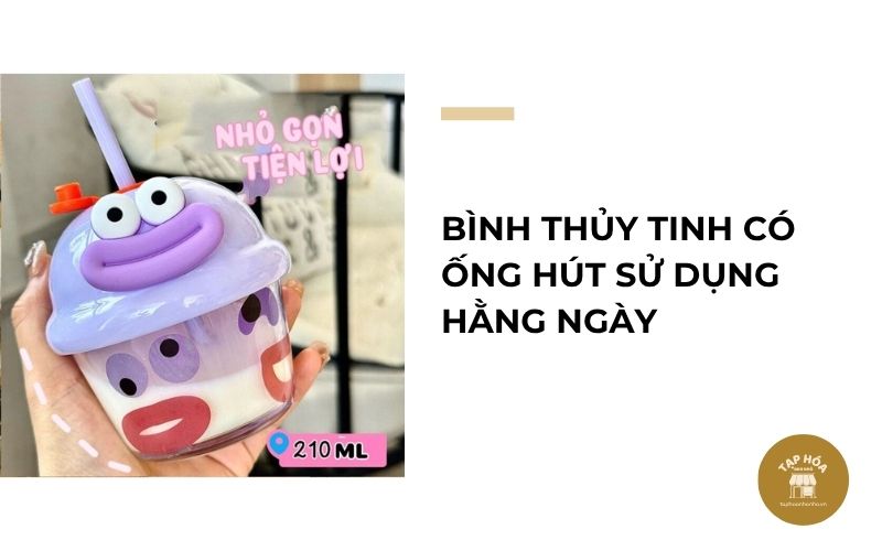 Bình thủy tinh có ống hút sử dụng hằng ngày