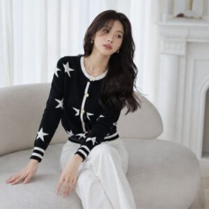 Áo cardigan len nữ họa tiết ngôi sao cúc vàng thanh lịch