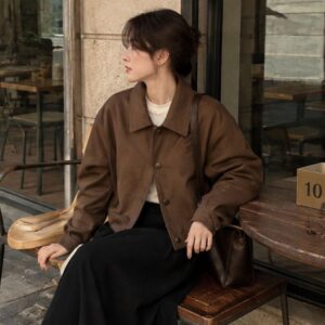 Áo khoác da lộn dáng croptop Okélla cúc đồng nhẹ, sang xịn