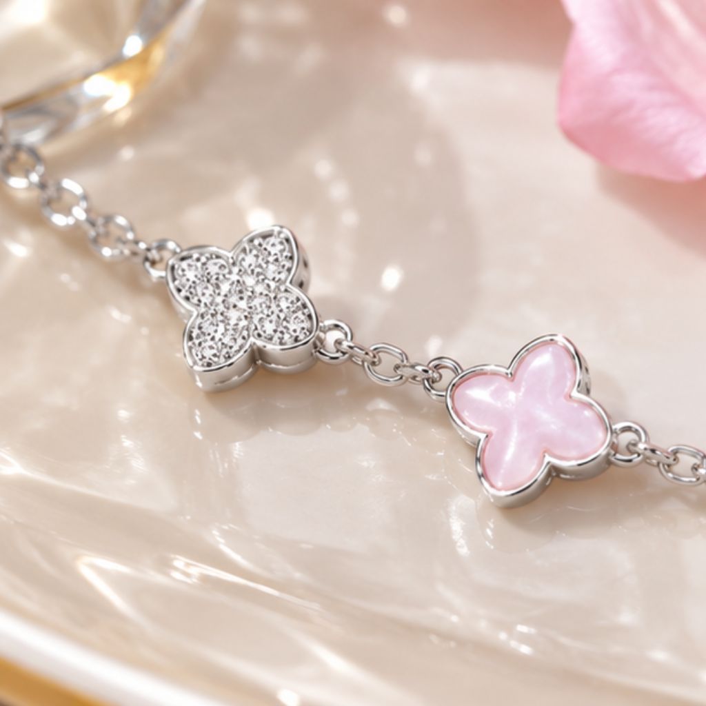 Vòng tay cỏ 4 lá nữ CHERISH charm hồng xà cừ DECOCO - Ảnh 2