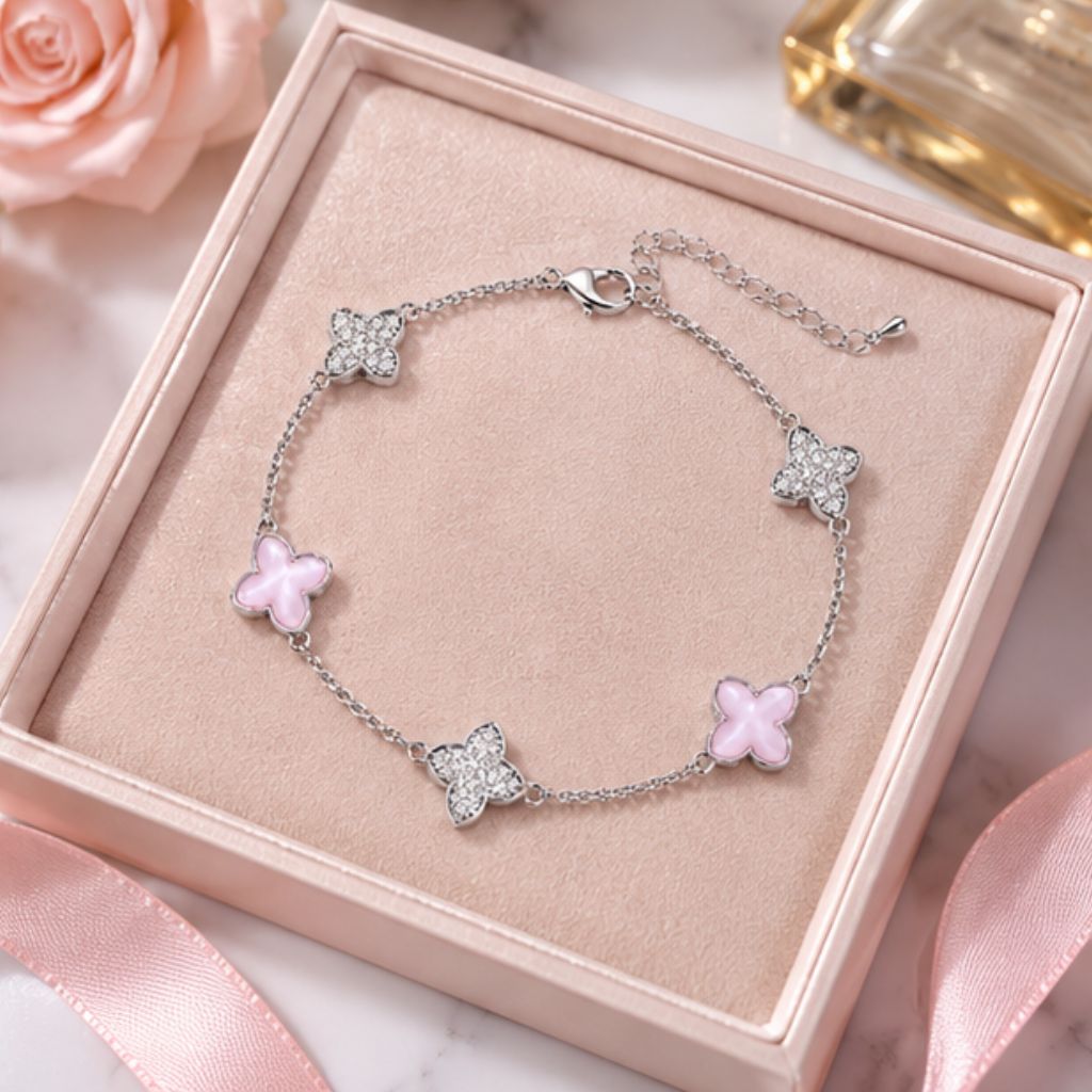 Vòng tay cỏ 4 lá nữ CHERISH charm hồng xà cừ DECOCO