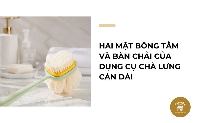 Hai mặt bông tắm và bàn chải của dụng cụ chà lưng cán dài